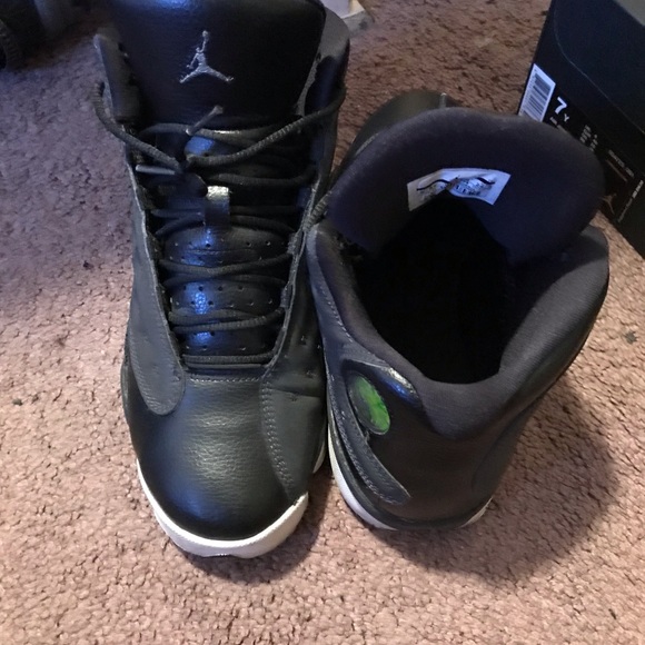 Black and white Jordan 13s - Picture 6 of 6